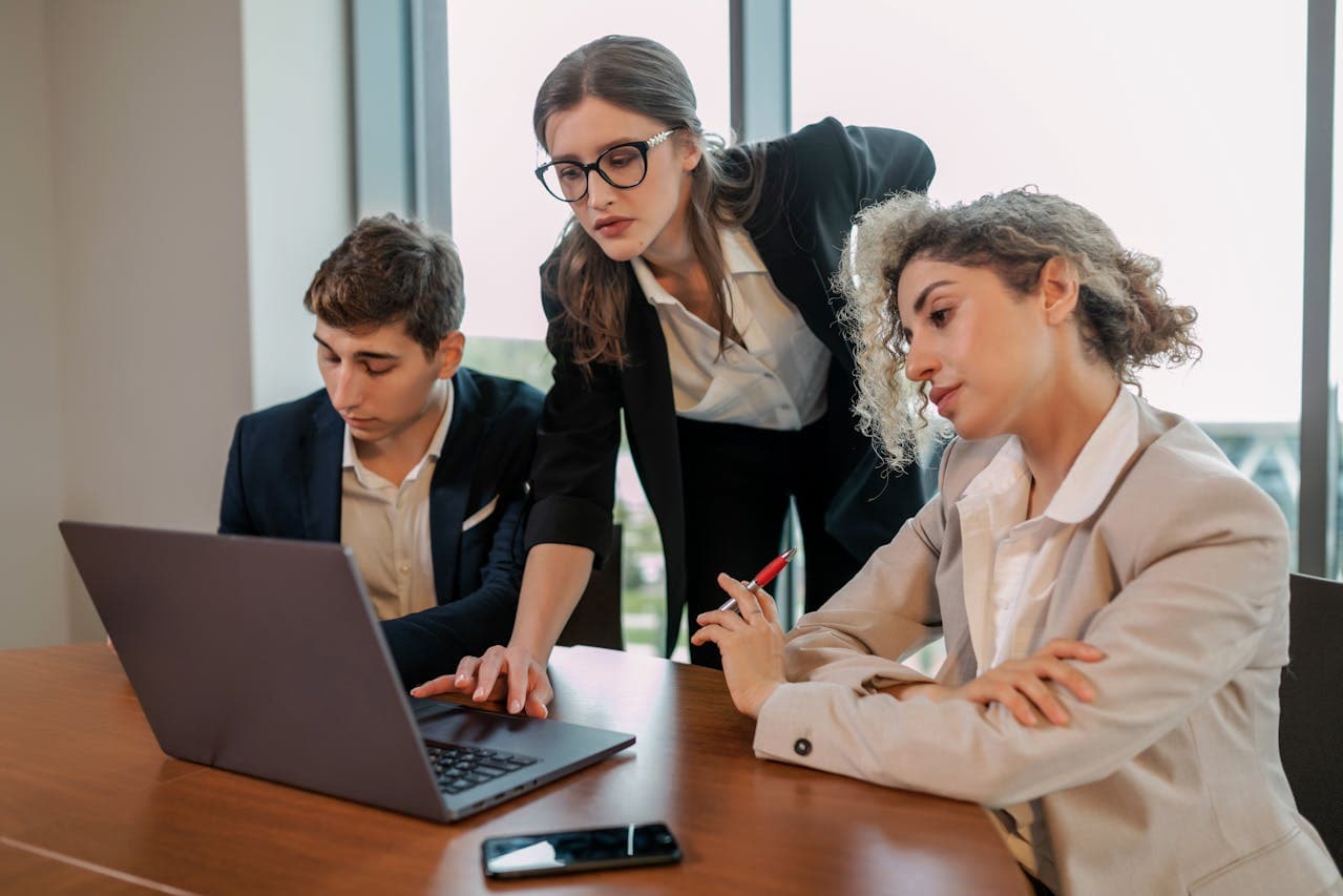 7 Traits of Great Managers Who Build Strong Remote Teams