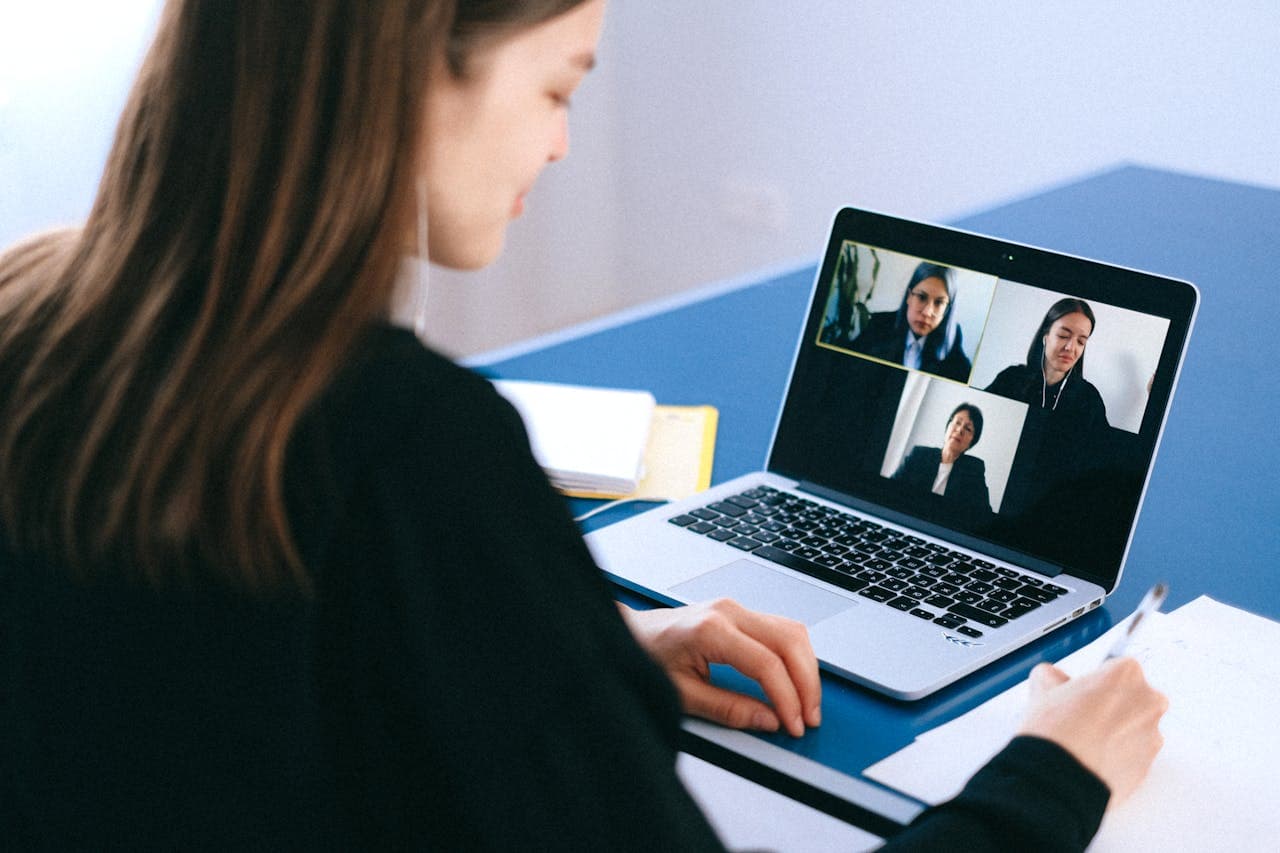 10 Tips to Succeed as a Fully Remote Company