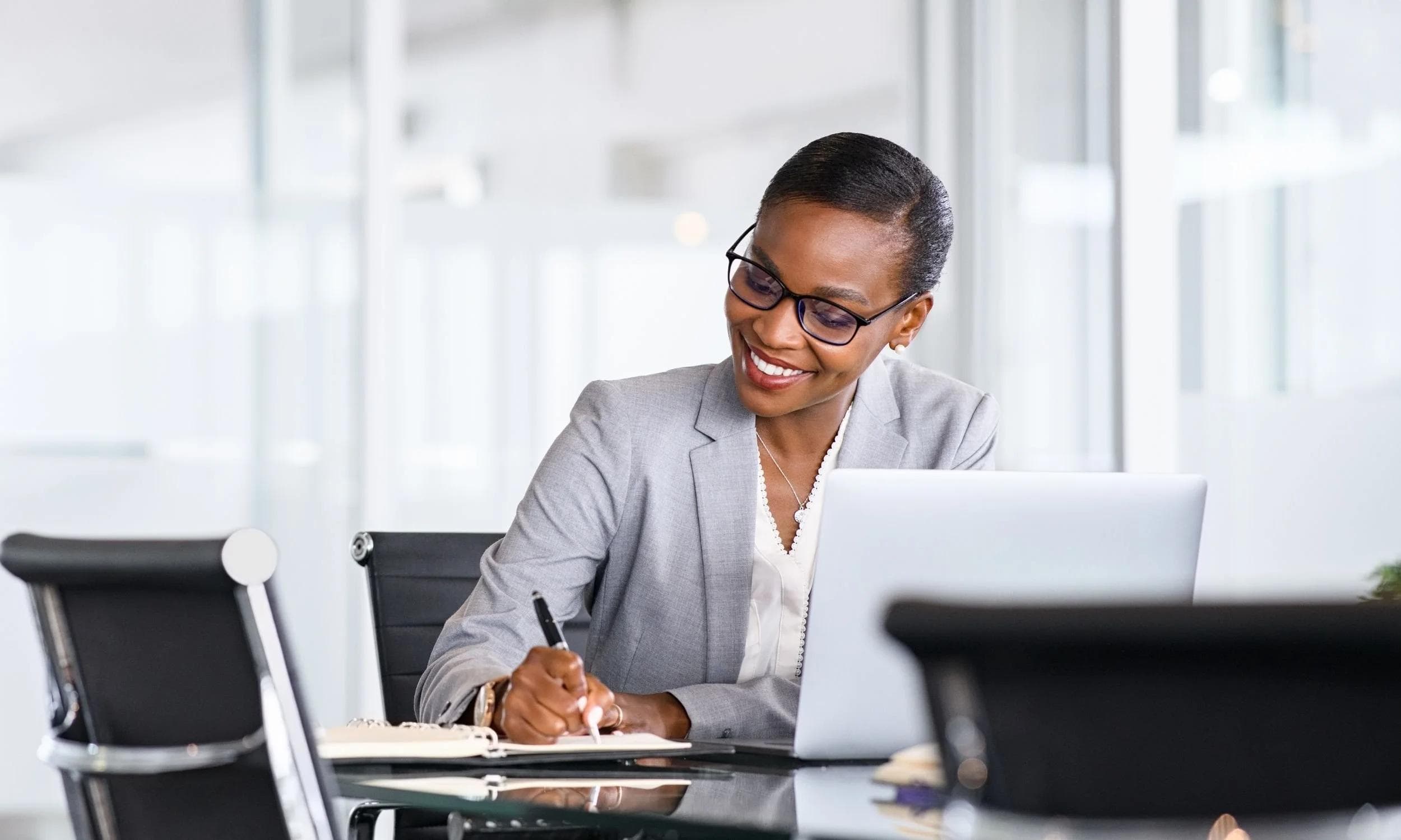 What Does a Remote Executive Assistant Do for UK Businesses