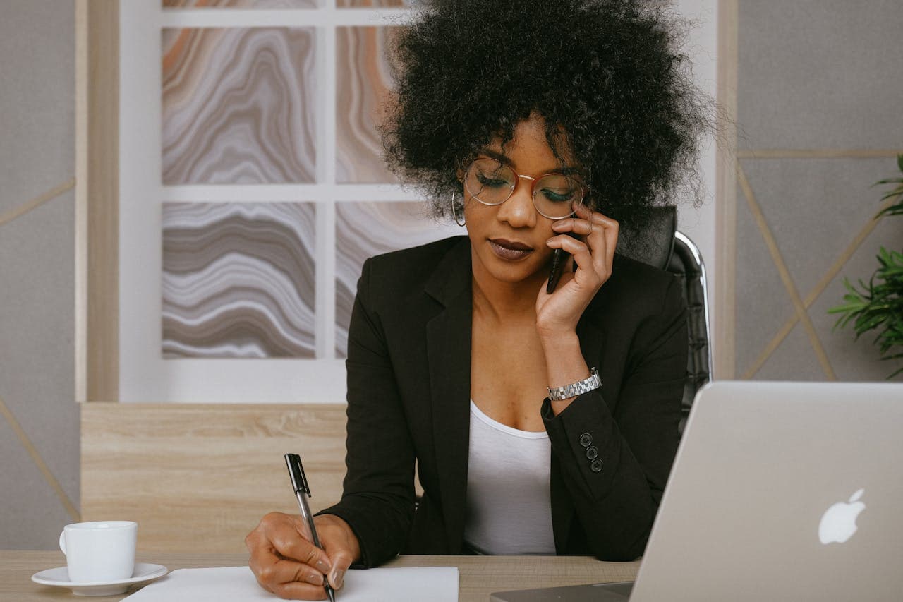 A Business Coach Hires a Virtual Executive Assistant with 3 Years of Experience at £1,100/Month