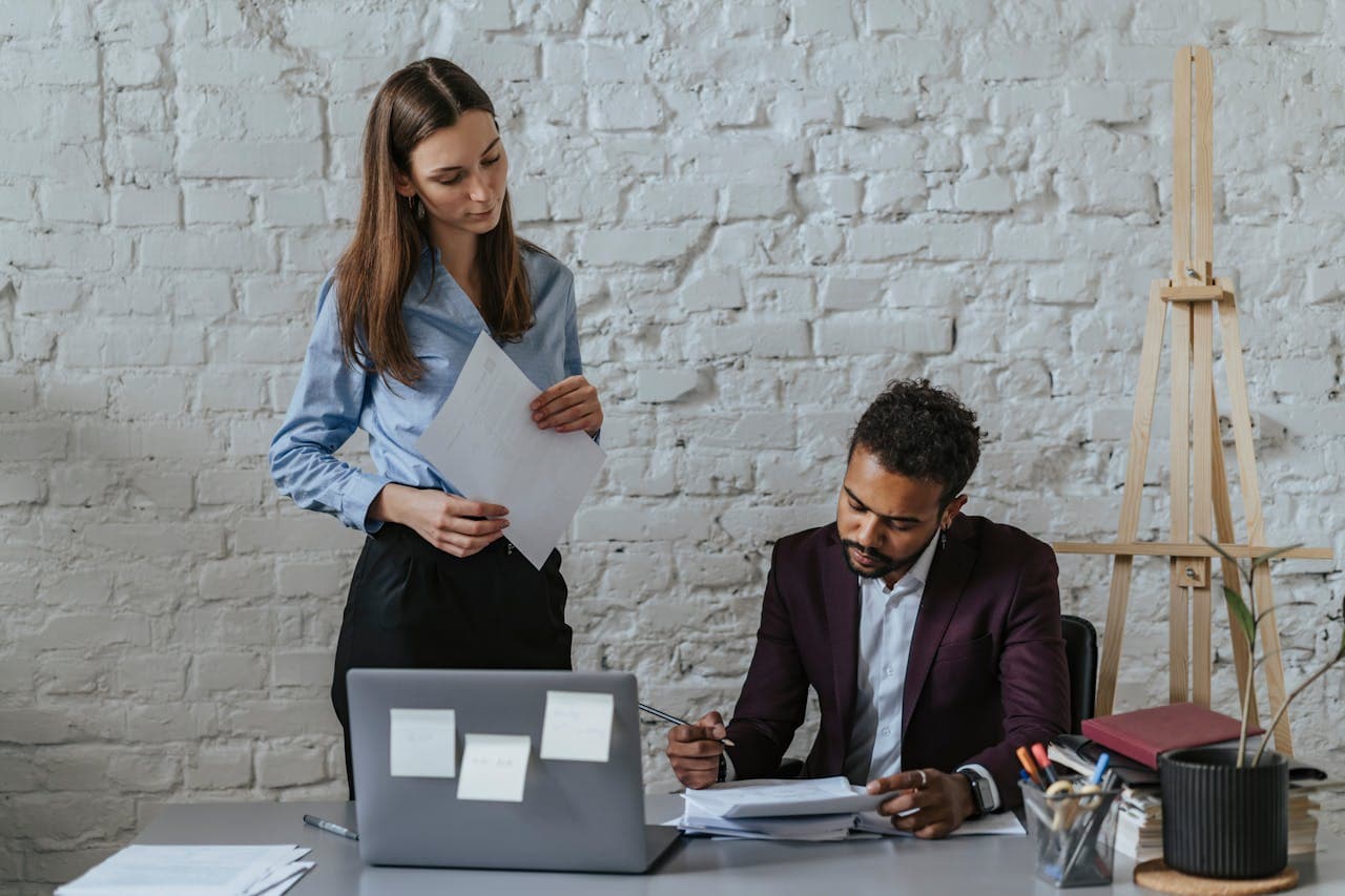5 Signs You Need an Administrative Assistant